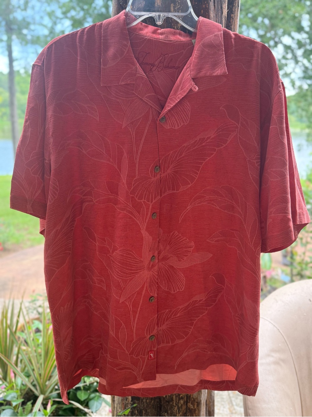 Tommy Bahama 100% Silk Red Floral Jacquard Camp Shirt Large Hawaiian Resort